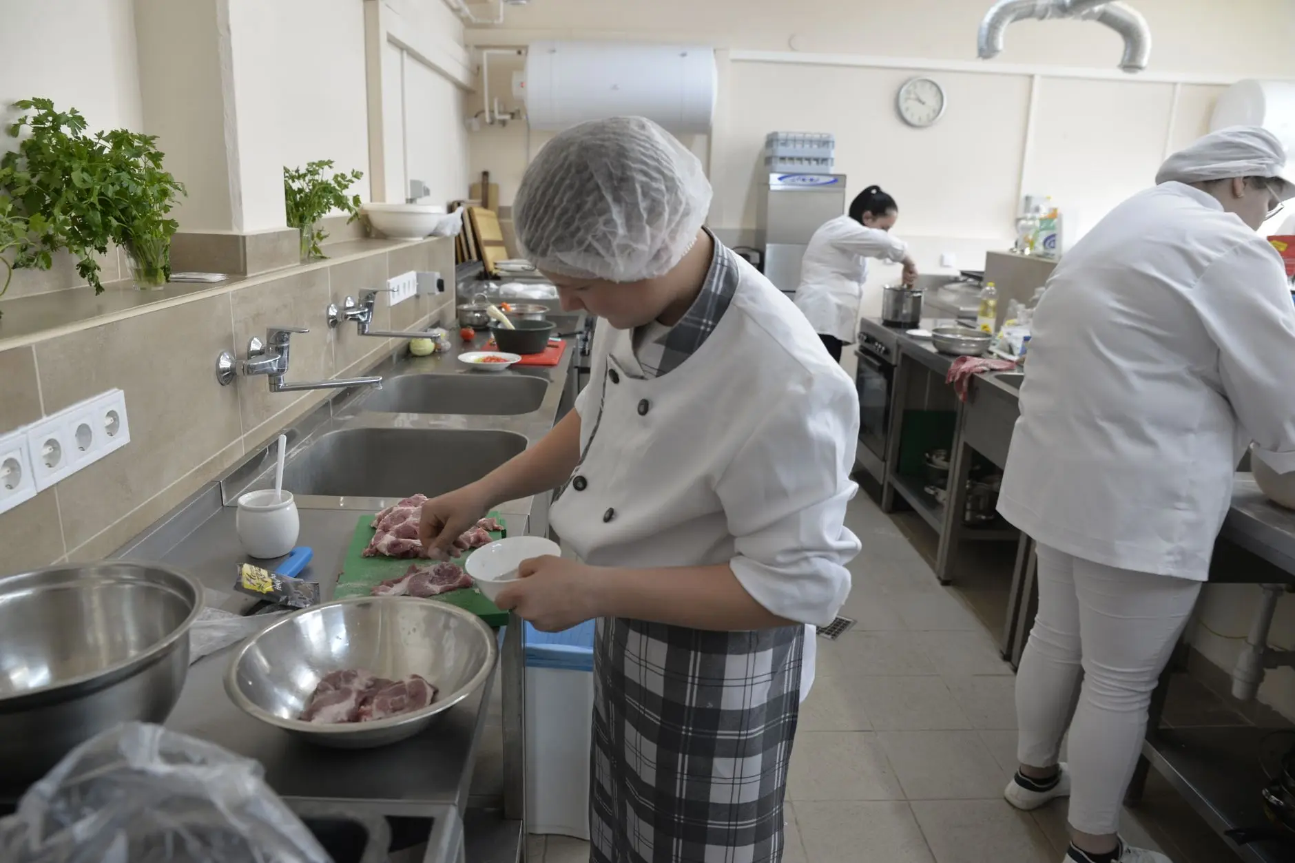 体育器械与球类用品选购指南：如何为不同运动场景匹配装备