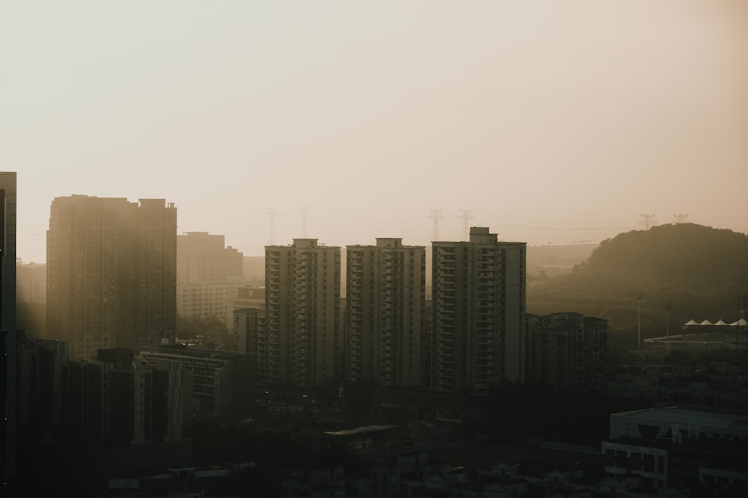 重庆户外运动装备选购指南：球类器材与徒步装备搭配推荐